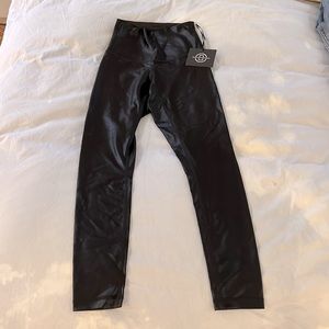 NWT Define your inspiration high shine tight legging